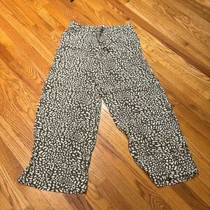 Loft lightweight pants size Medium Petite olive green and white/cream